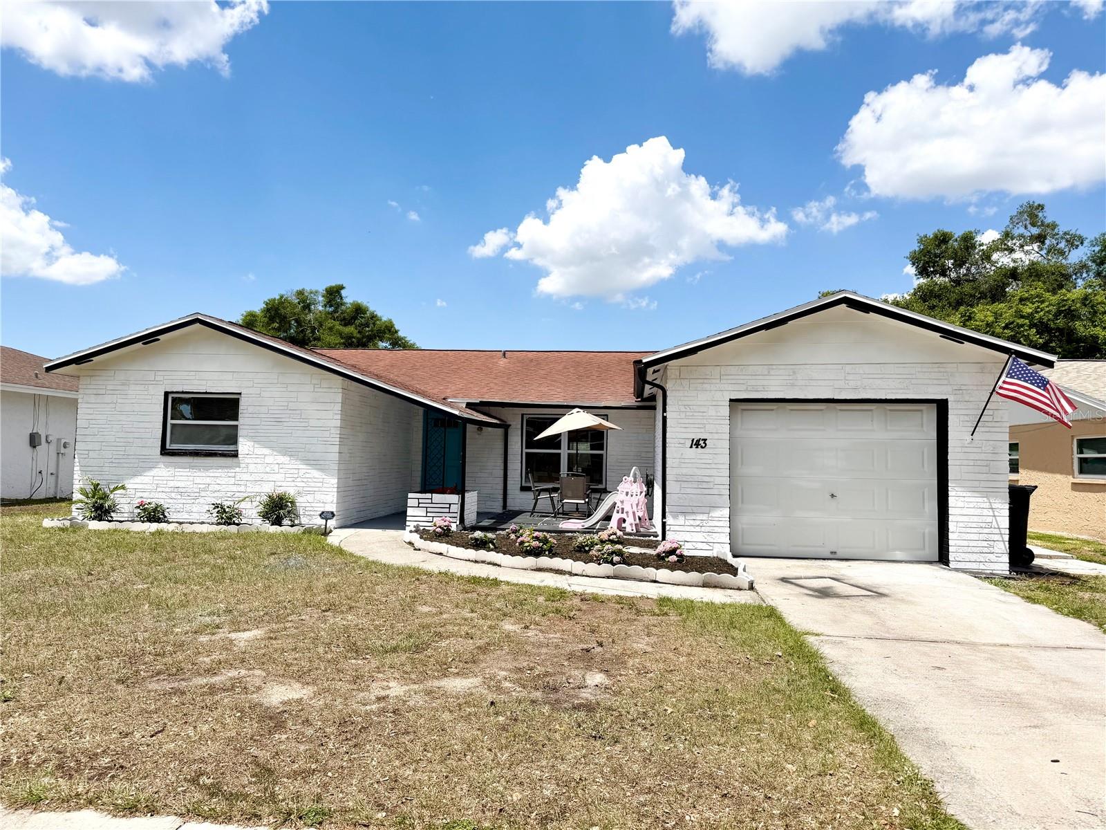 143 Valley Cir