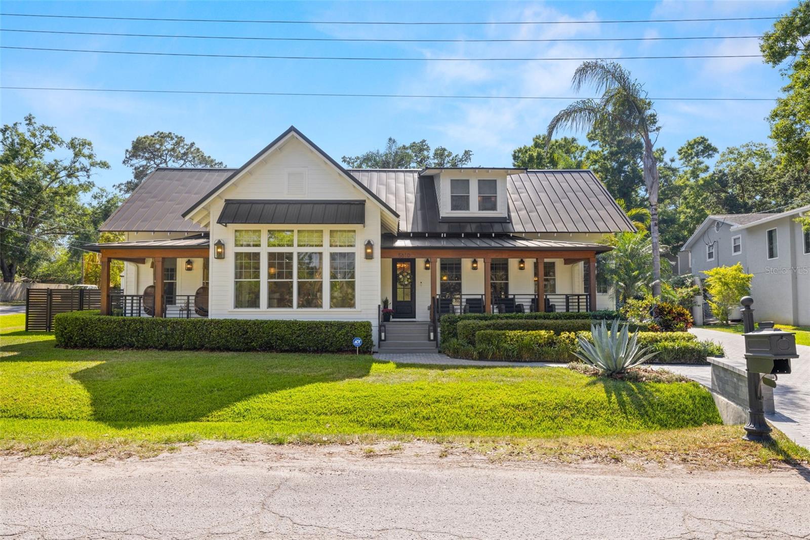 5610 N River Shore Dr photo 1