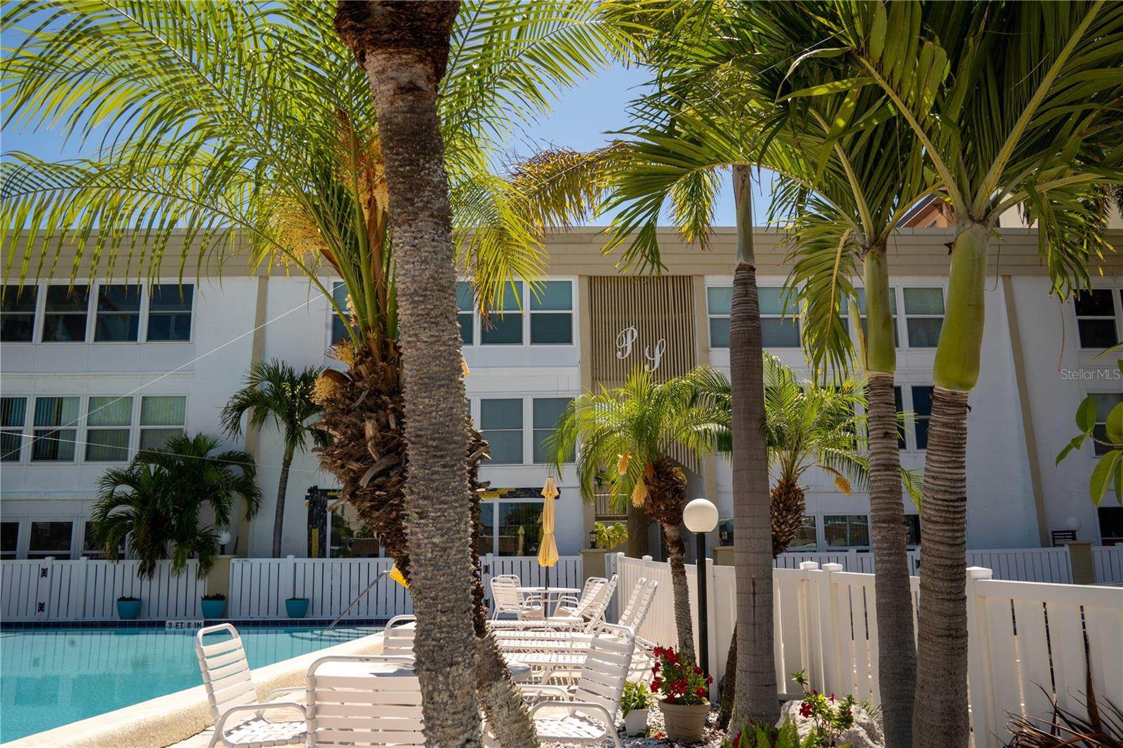 661 Poinsettia Ave #108 photo 1