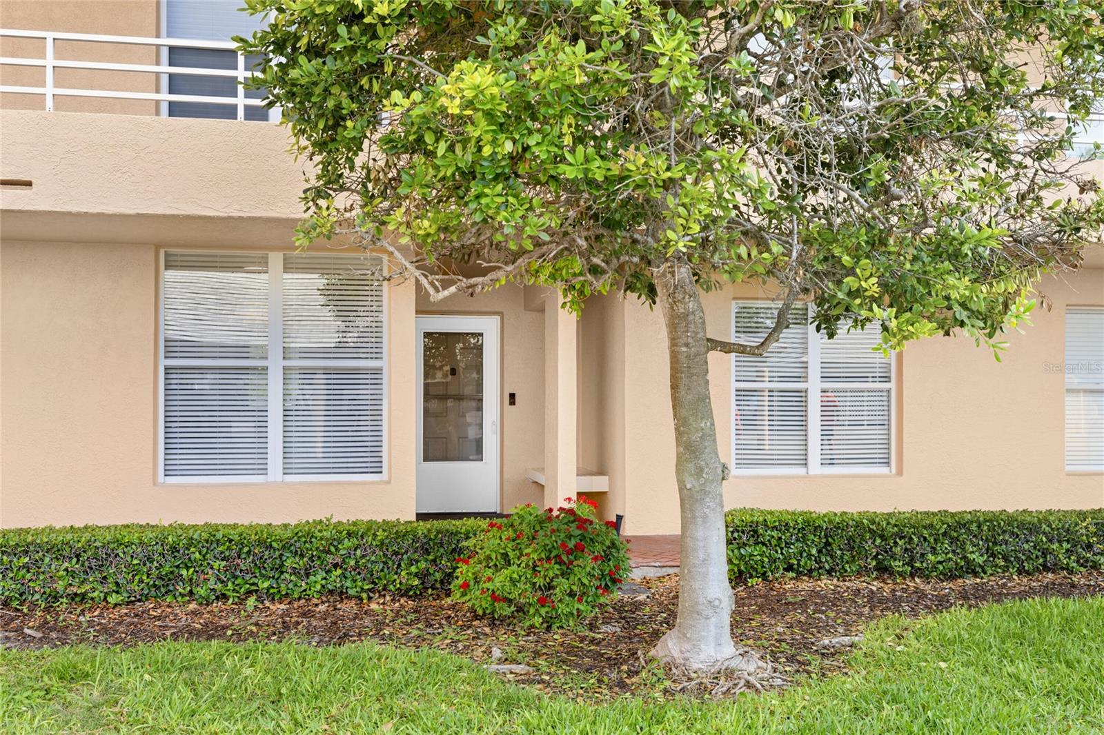 4550 Pinebrook #106 photo 1