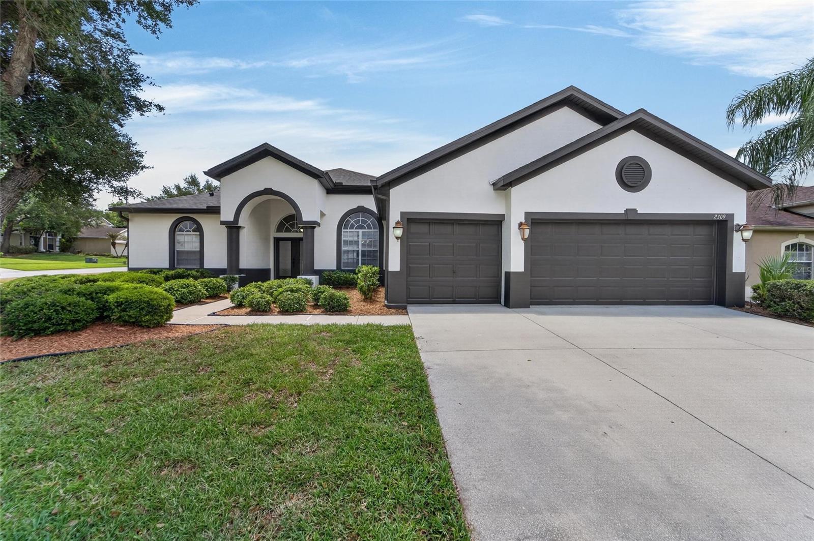 2309 Silver Trumpet CT photo 1