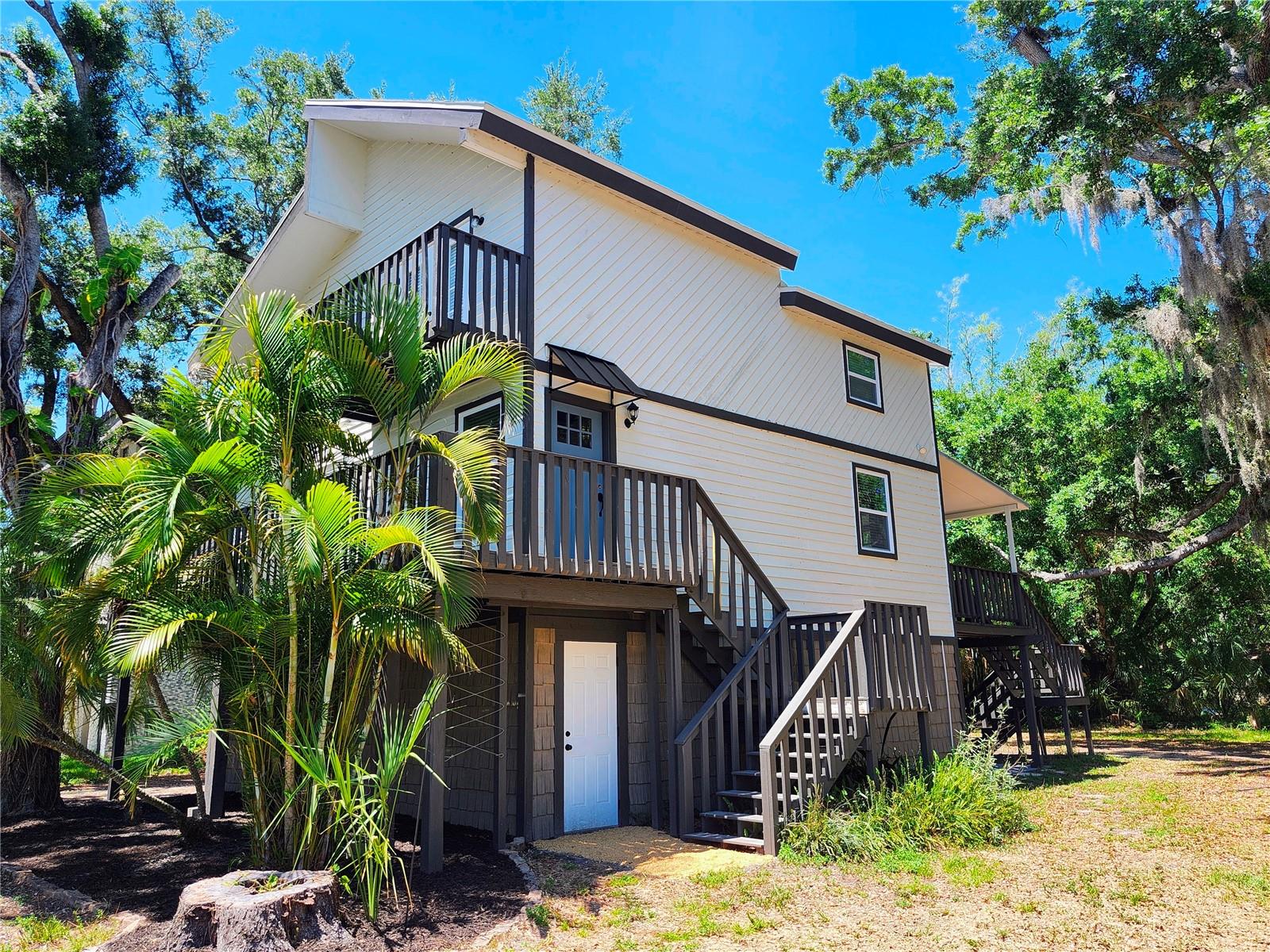 3071 Huron Ave photo 1