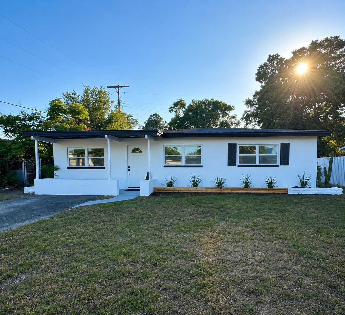 2148 Catalina Dr N photo 1