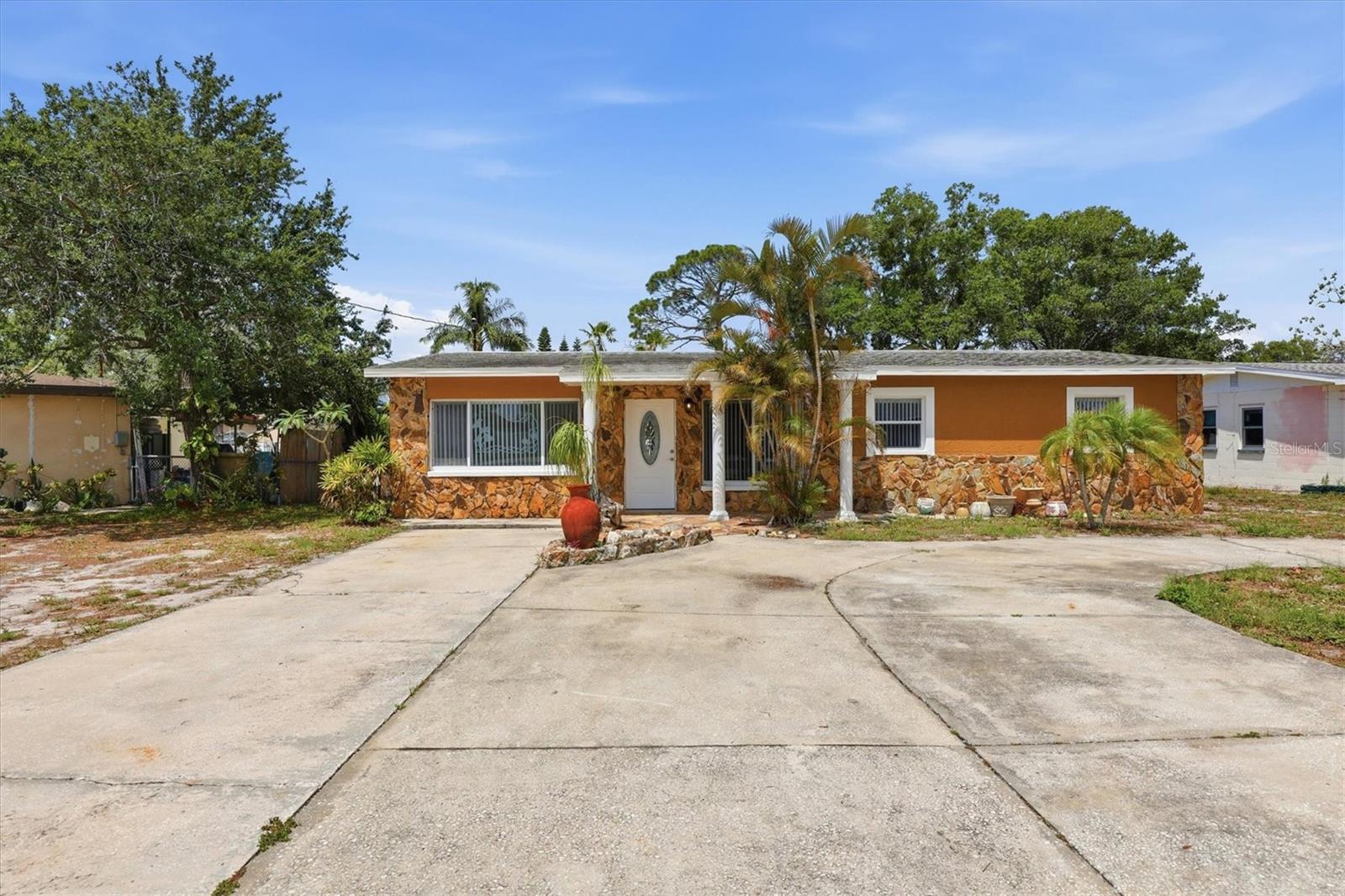 721 Bayshore Dr photo 1