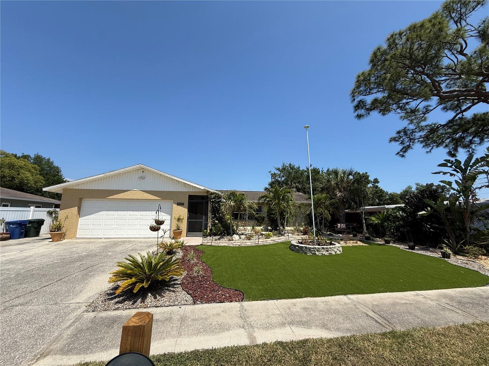 2729 Nodosa Drive