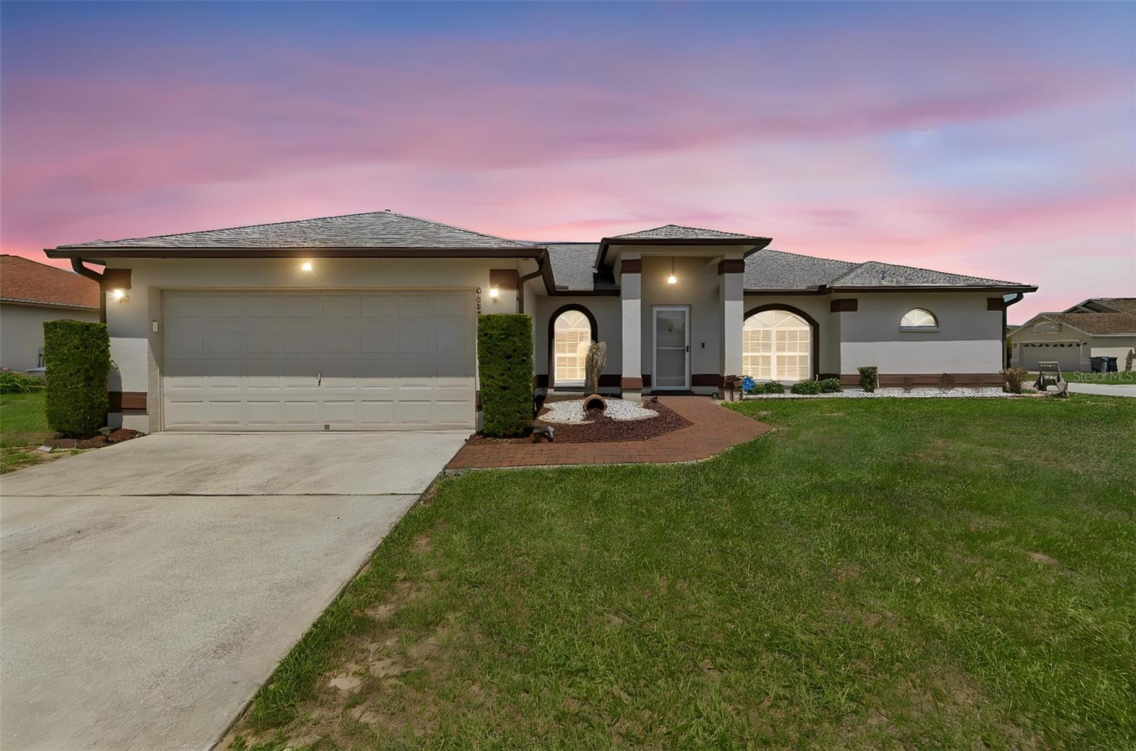 6352 Prominence Point Dr photo 1