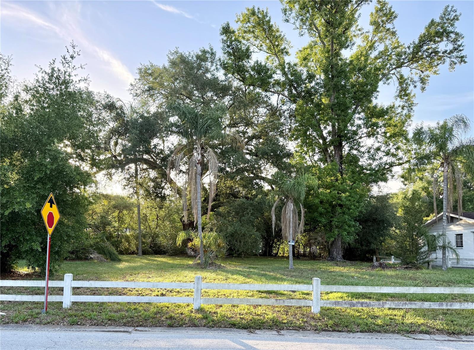 304 Springdale Place photo 1