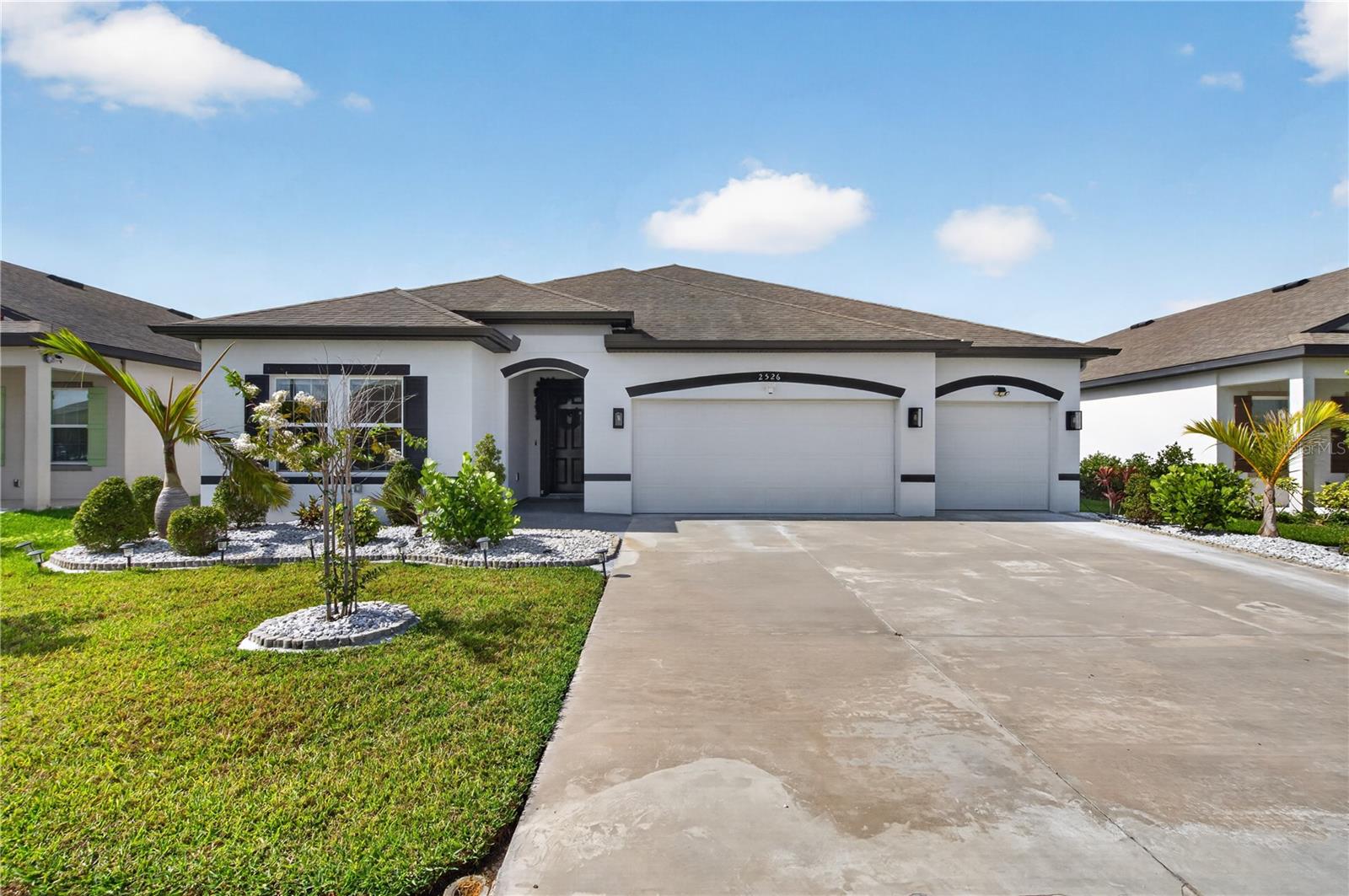 2526 Sand Gables Trl photo 1