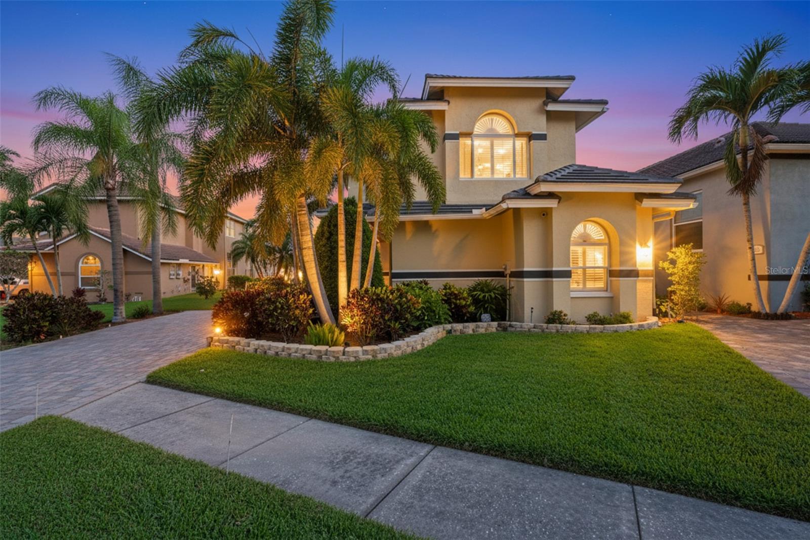 831 Symphony Isles Blvd photo 1