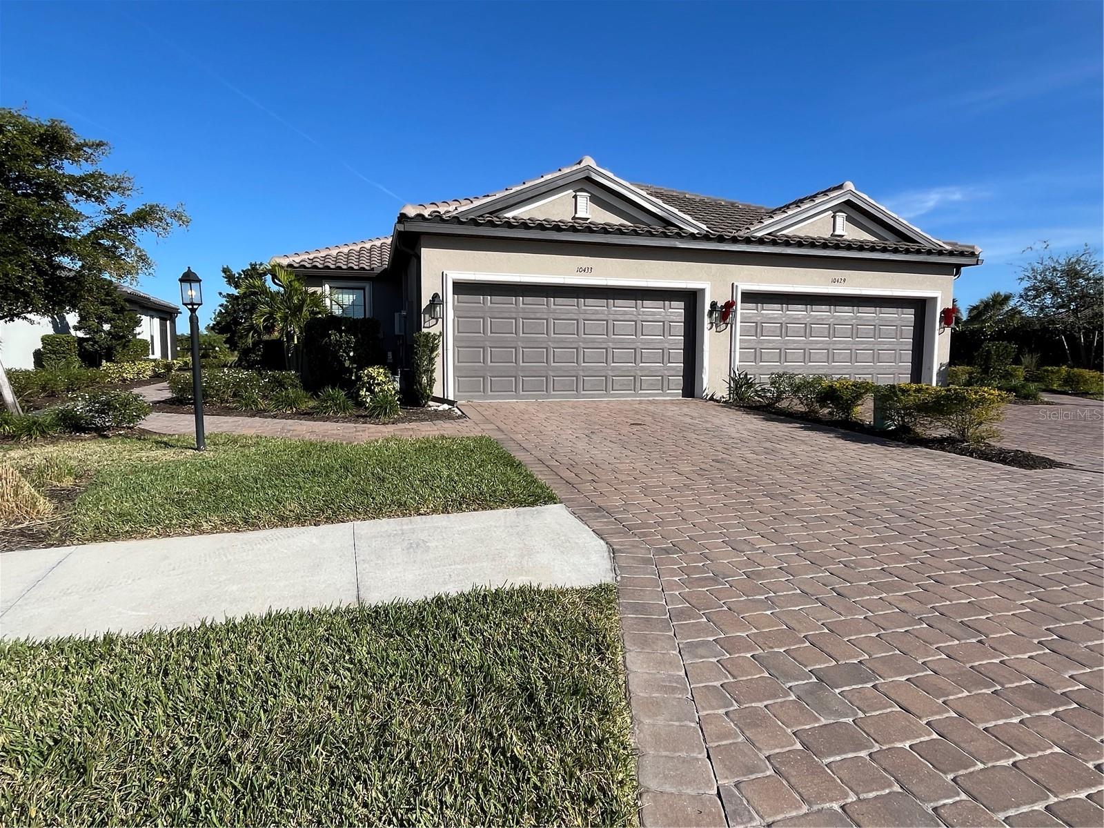 10433 Morning Mist Ln photo 1