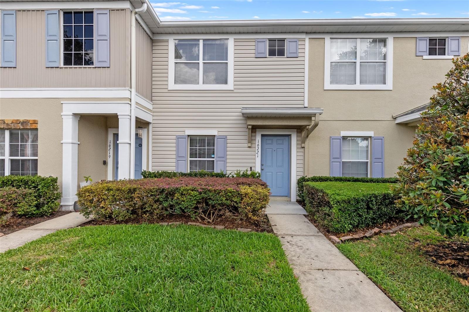 16221 Swan View Cir