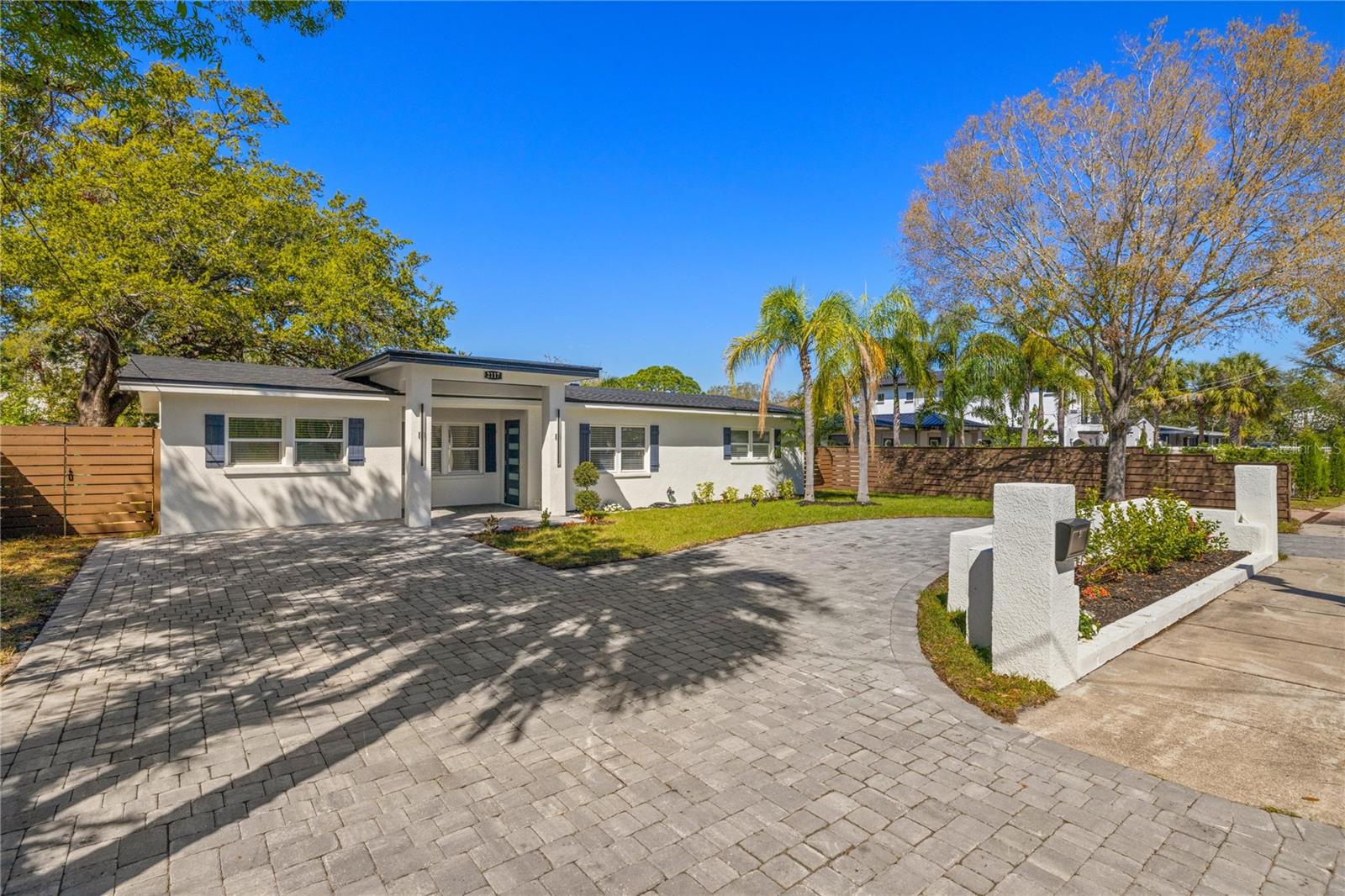 2117 S West Shore Blvd