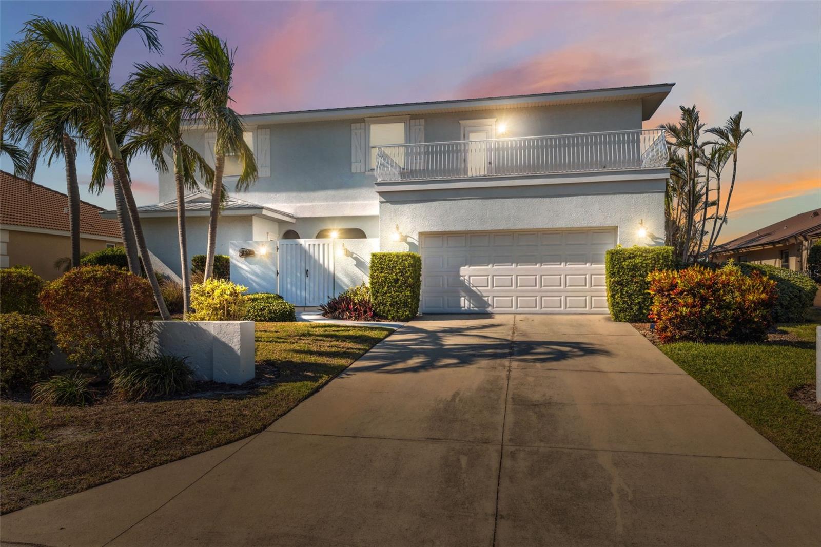 727 Key Royale Dr