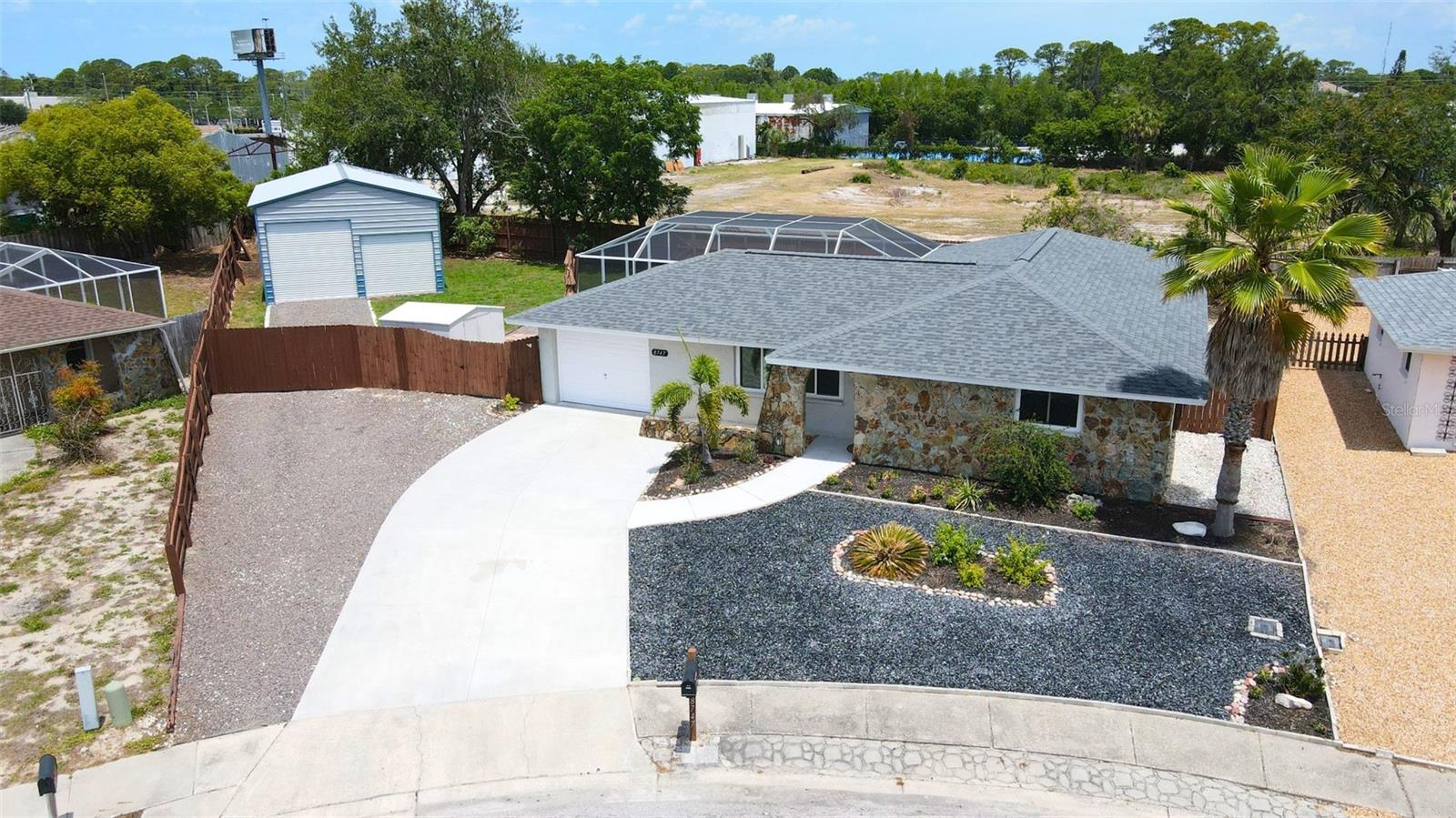 8747 Hemlock Ln photo 1