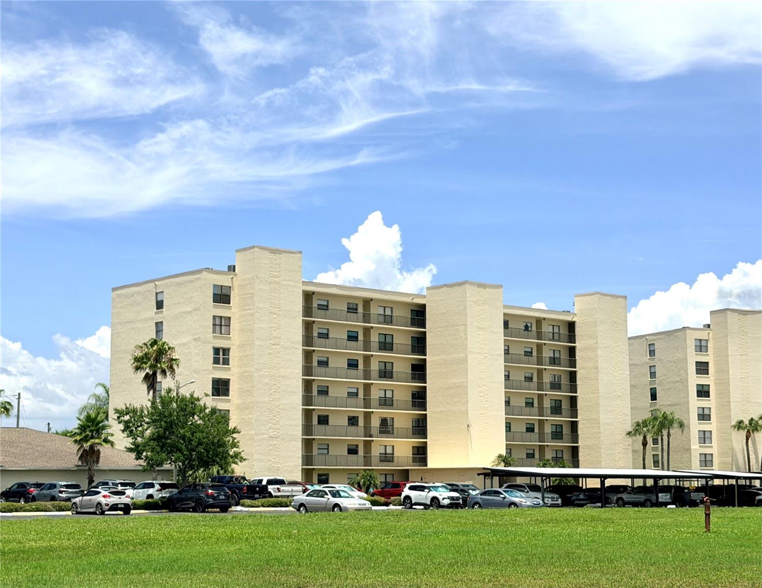 1000 Cove Cay Dr #4D photo 1