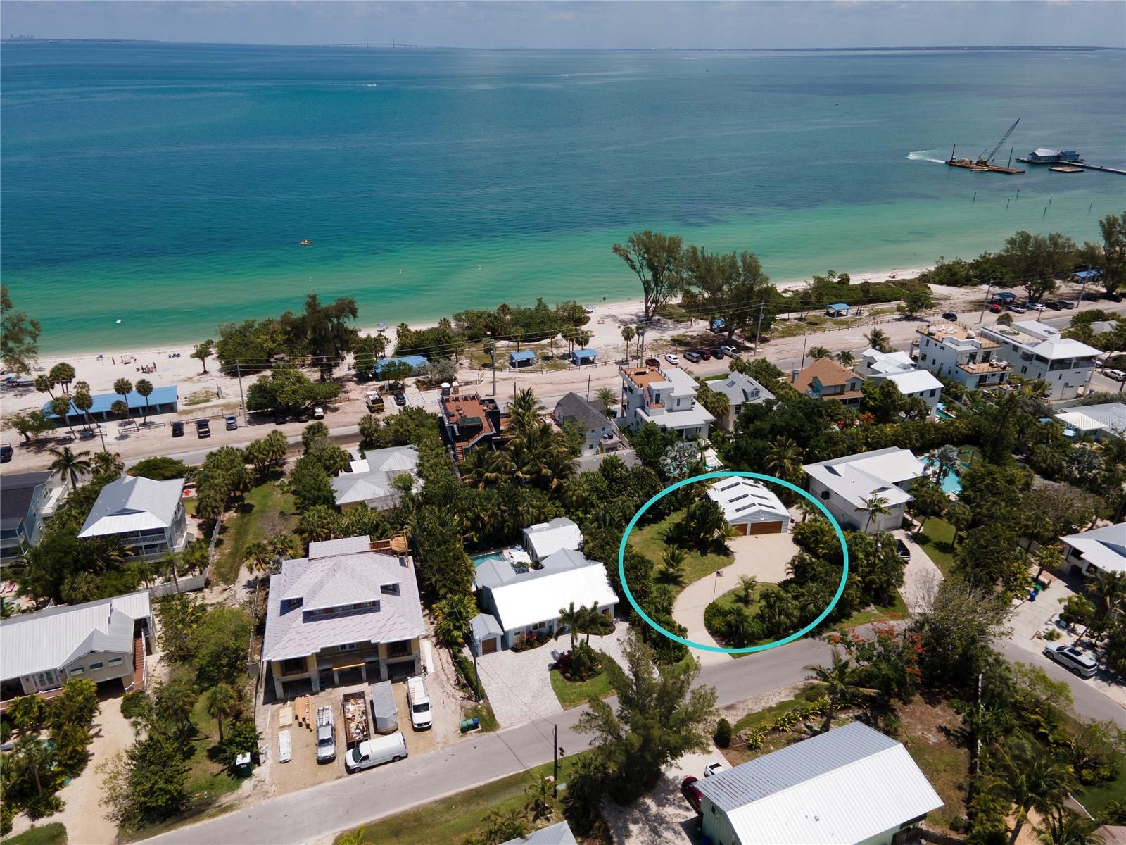 240 Gladiolus St photo 1