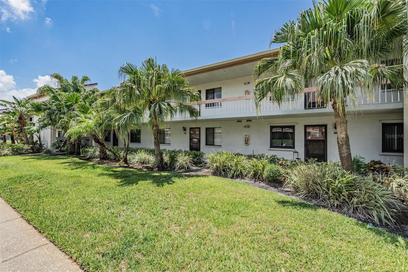 112 Lakeview Pl #12