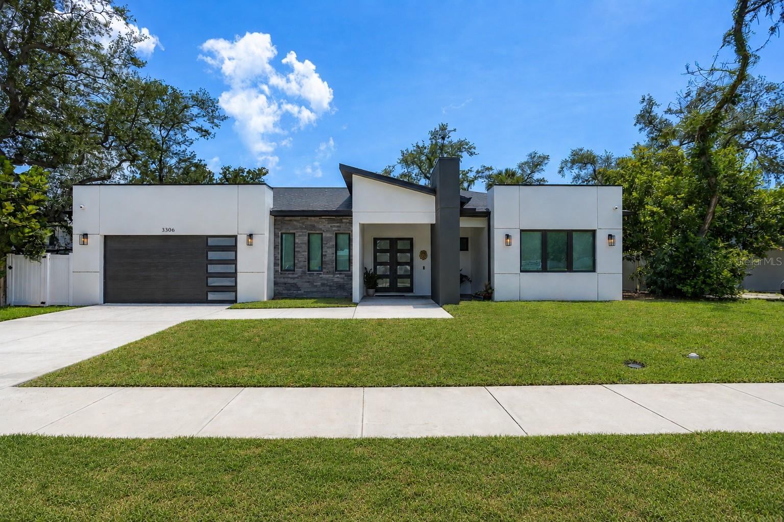 3306 W Van Buren Dr photo 1