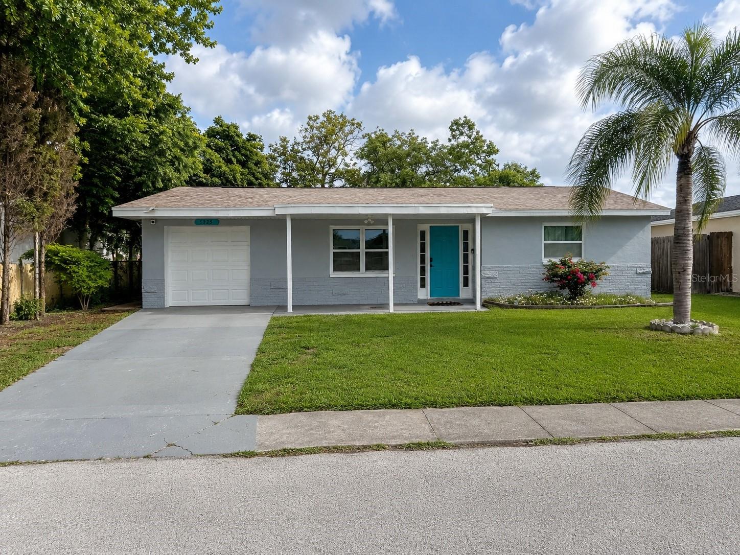 7325 Ivanhoe Dr photo 1