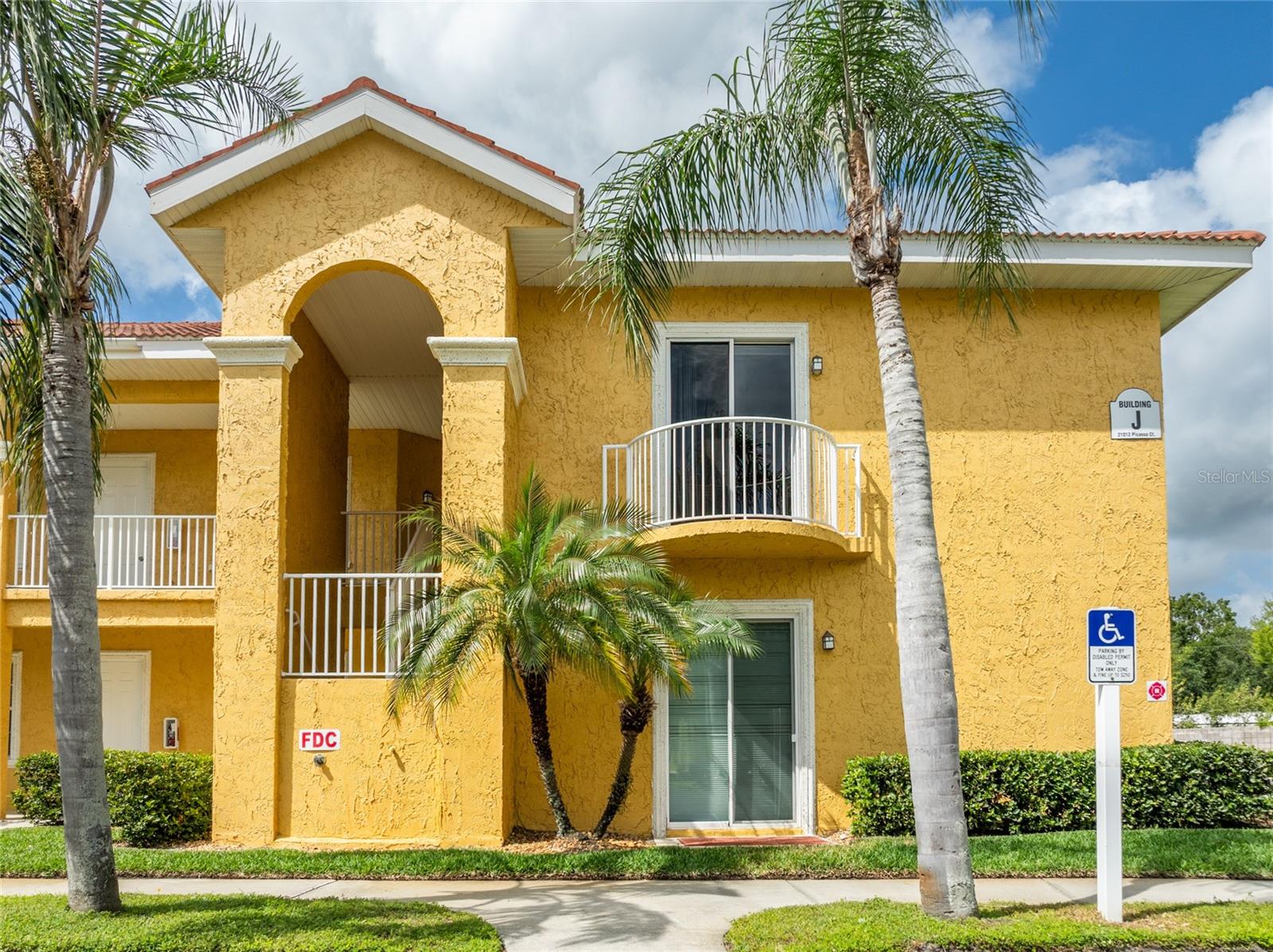 21012 Picasso CT #202 photo 1