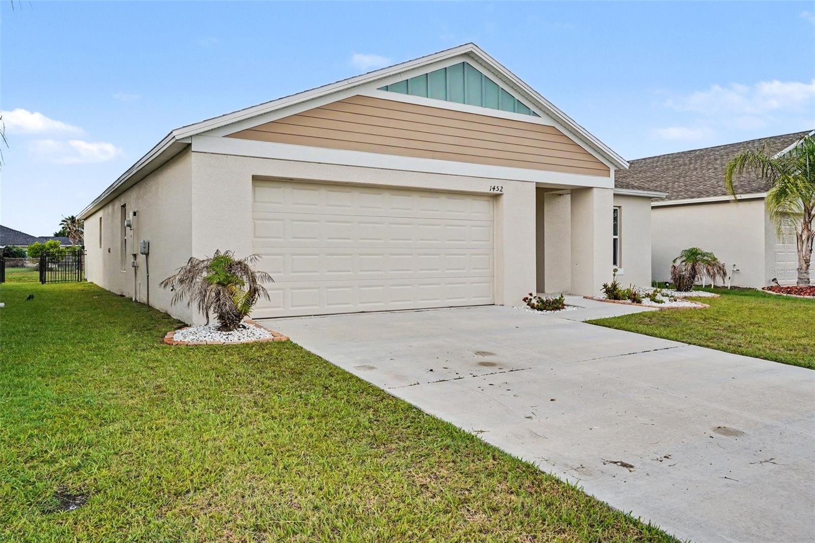 1452 Axel Cir photo 1