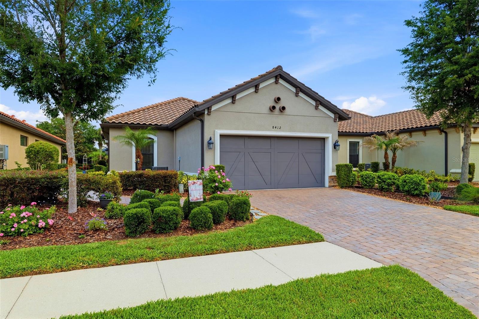 8412 Alberata Vista Dr photo 1