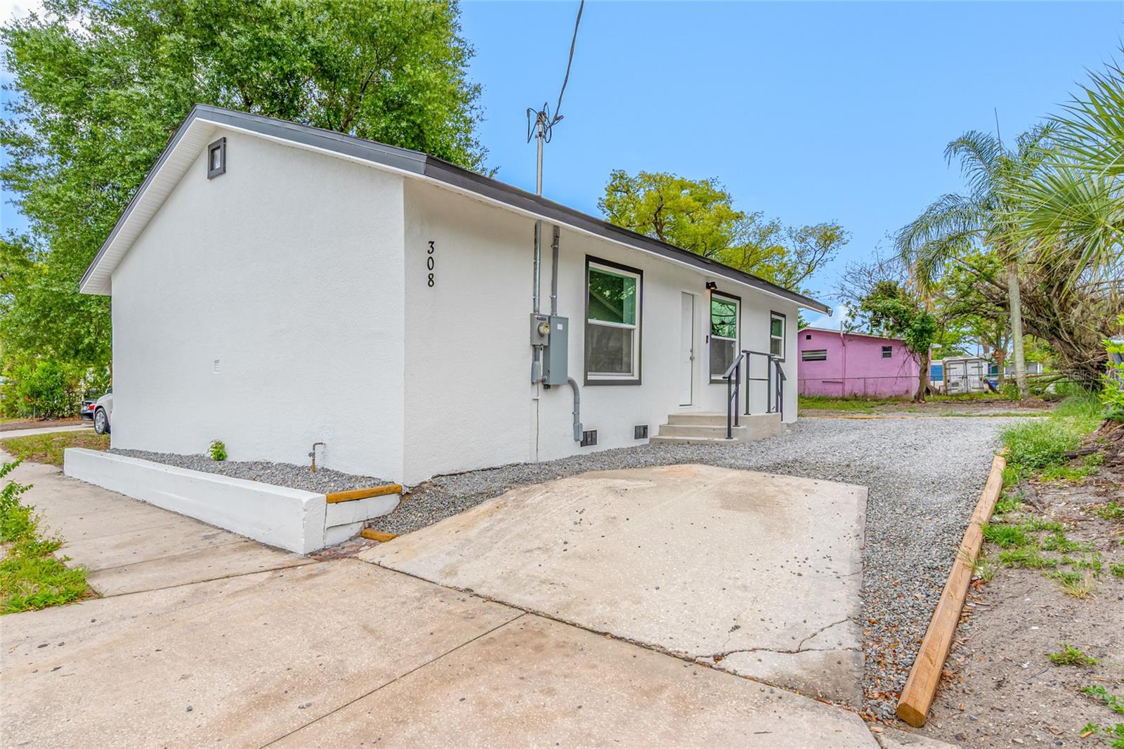 308 W 10th St