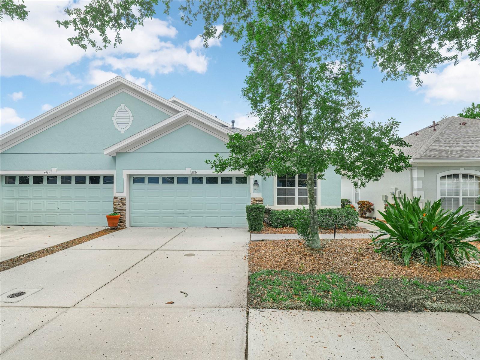6936 Surrey Oak Dr