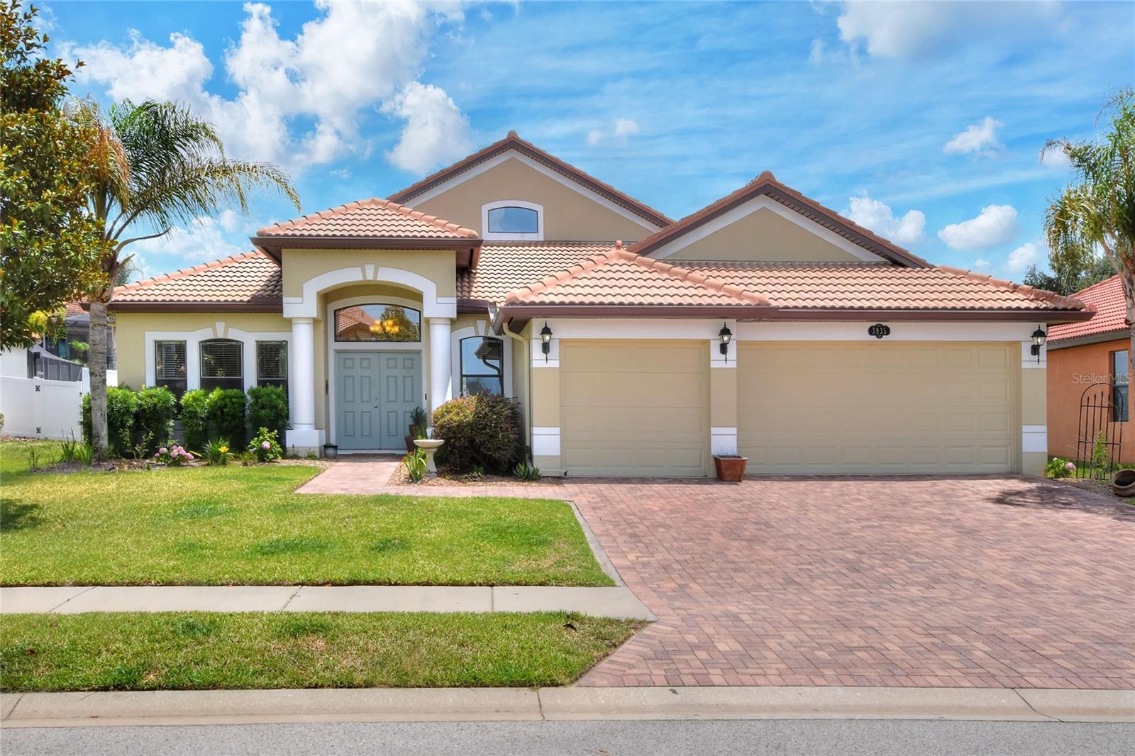 3935 Sunset Lake Dr photo 1