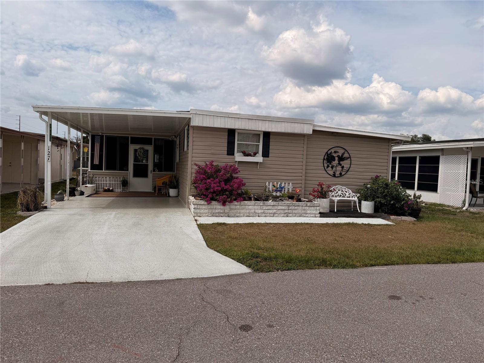 38533 Lansing Ave photo 1