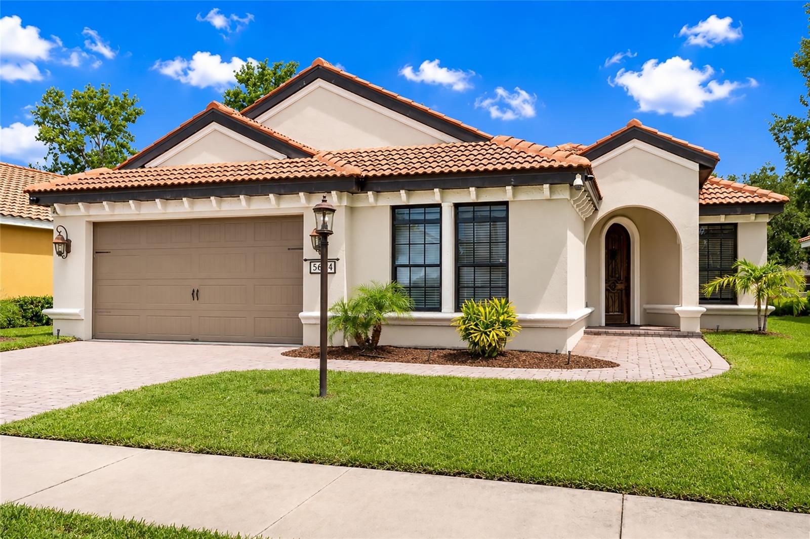 5624 Aaron CT