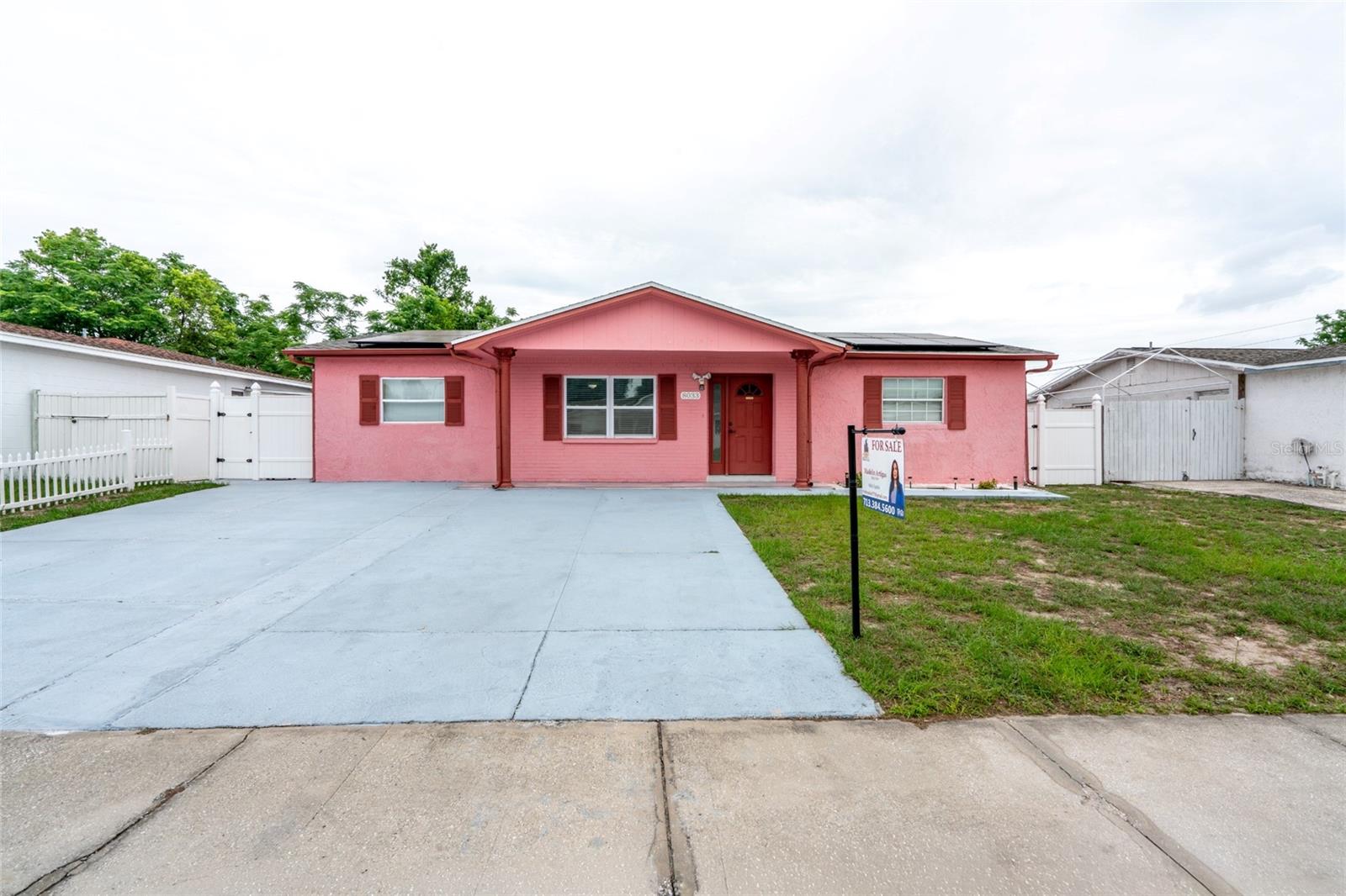 8033 Manvel Dr photo 1