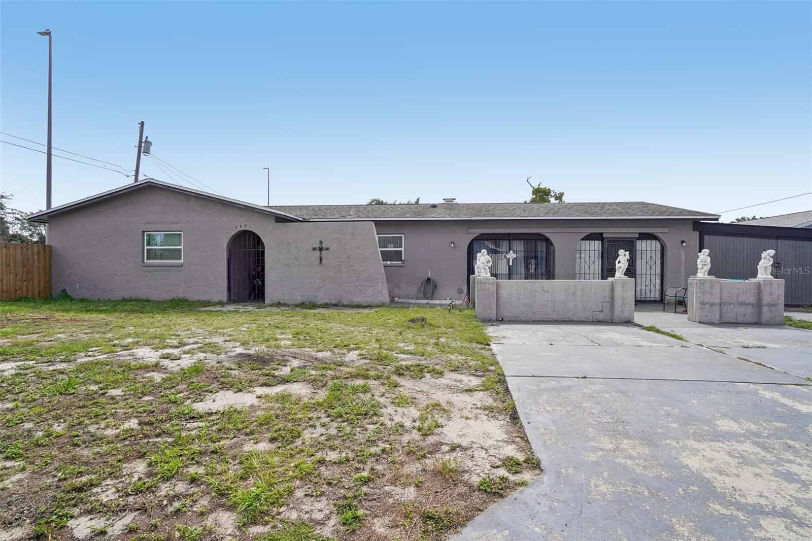 3495 Oak St photo 1