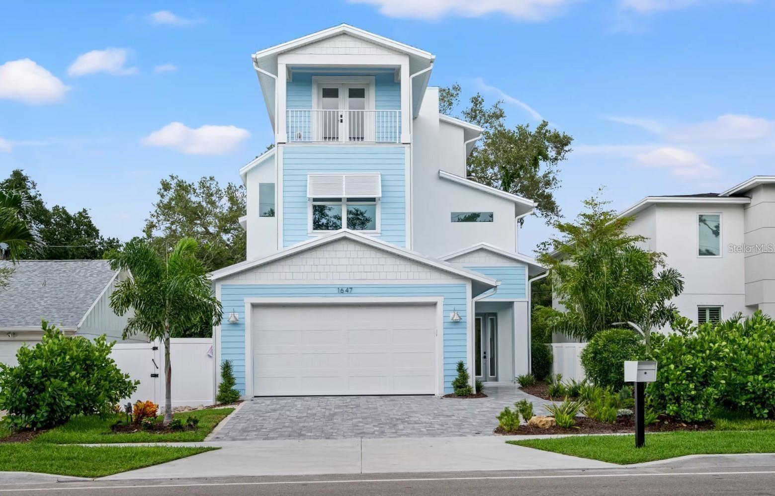 1647 Siesta Dr photo 1