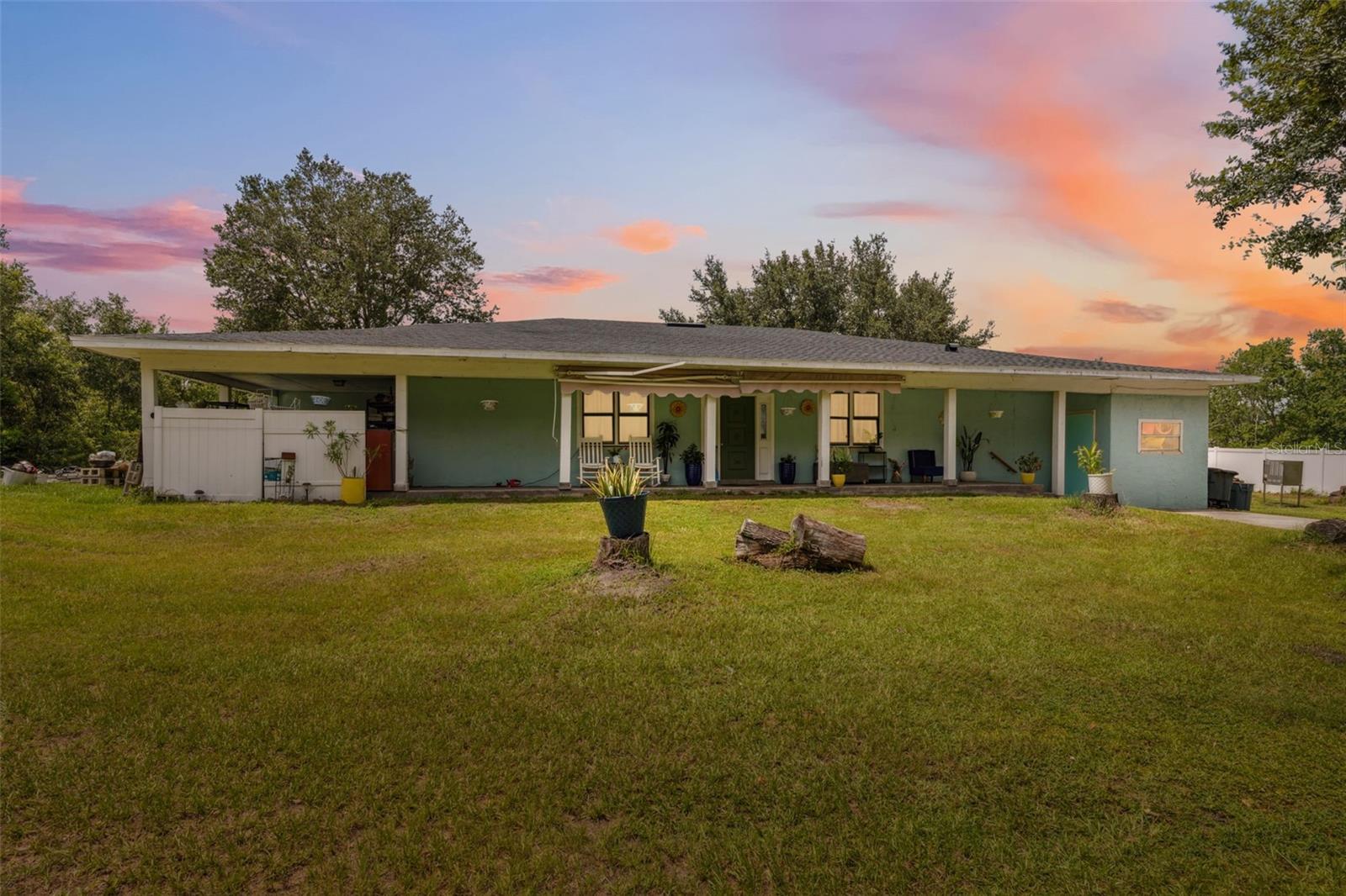 4527 Redcoat Dr photo 1