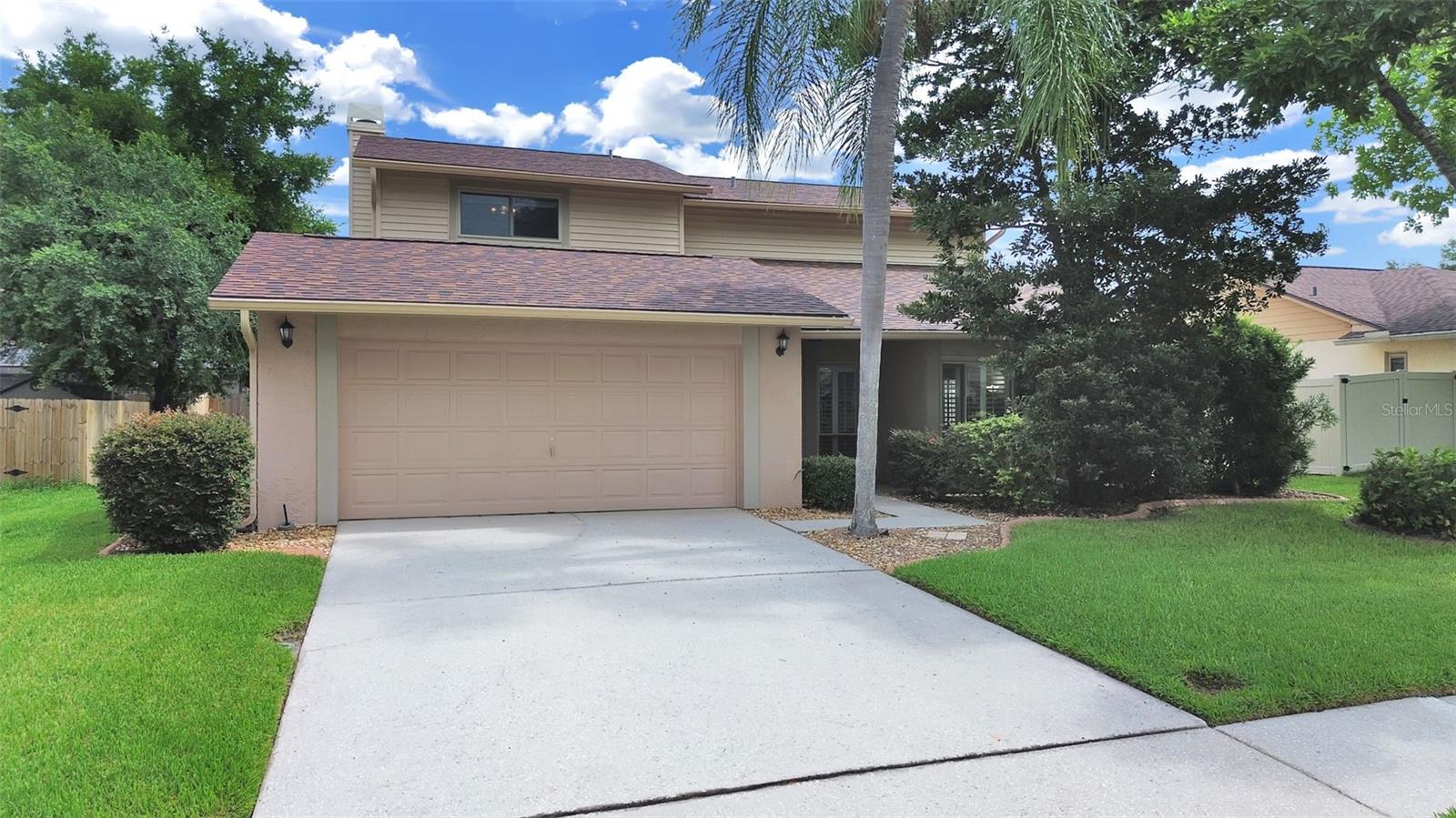 1367 Corner Oaks Dr photo 1