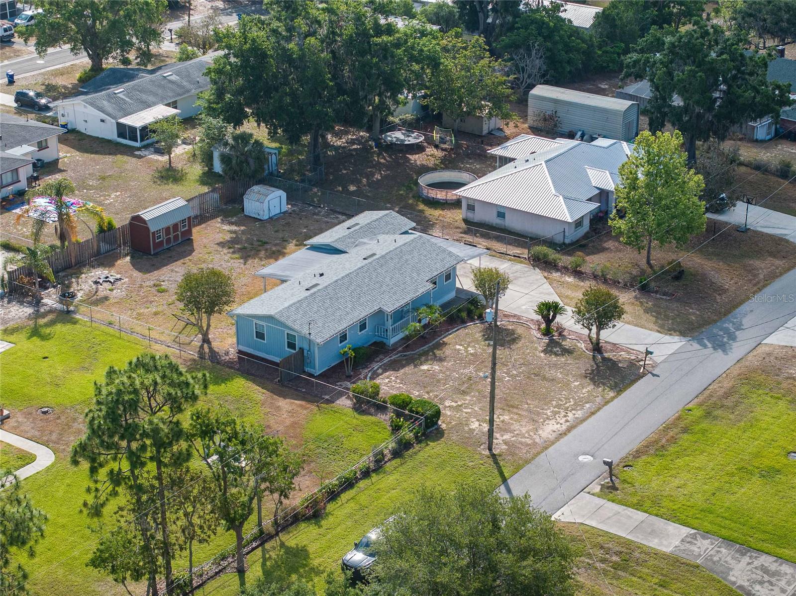729 E Lake Ave