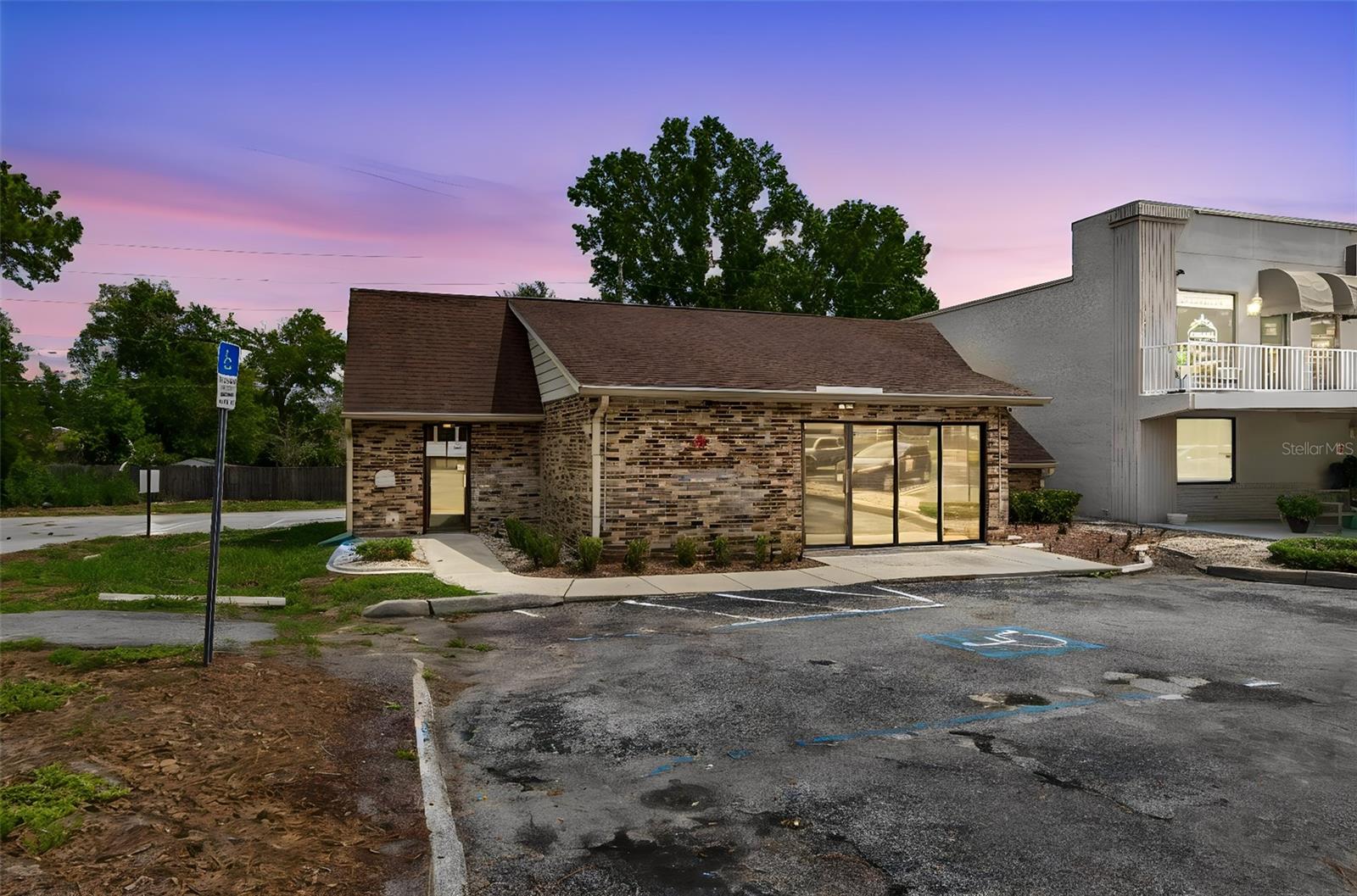 11151 Spring Hill Dr photo 1