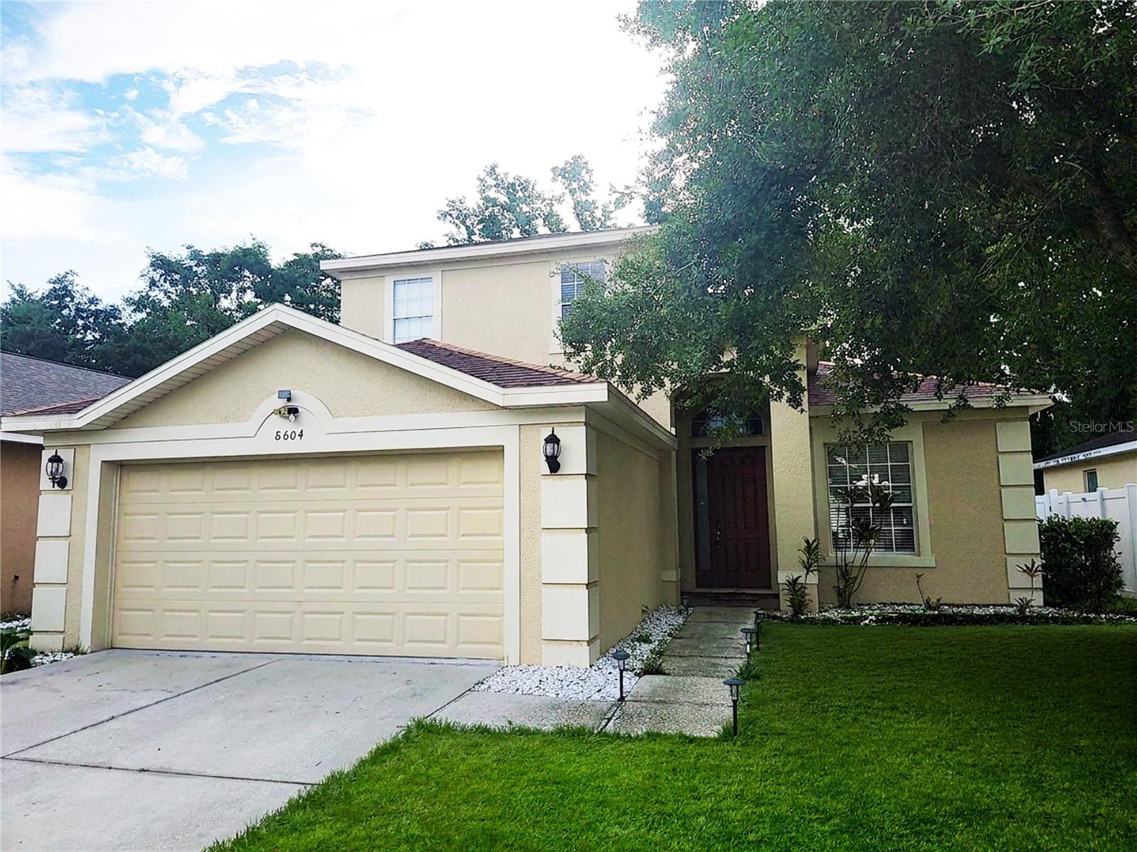 8604 Tidal Breeze Dr photo 1