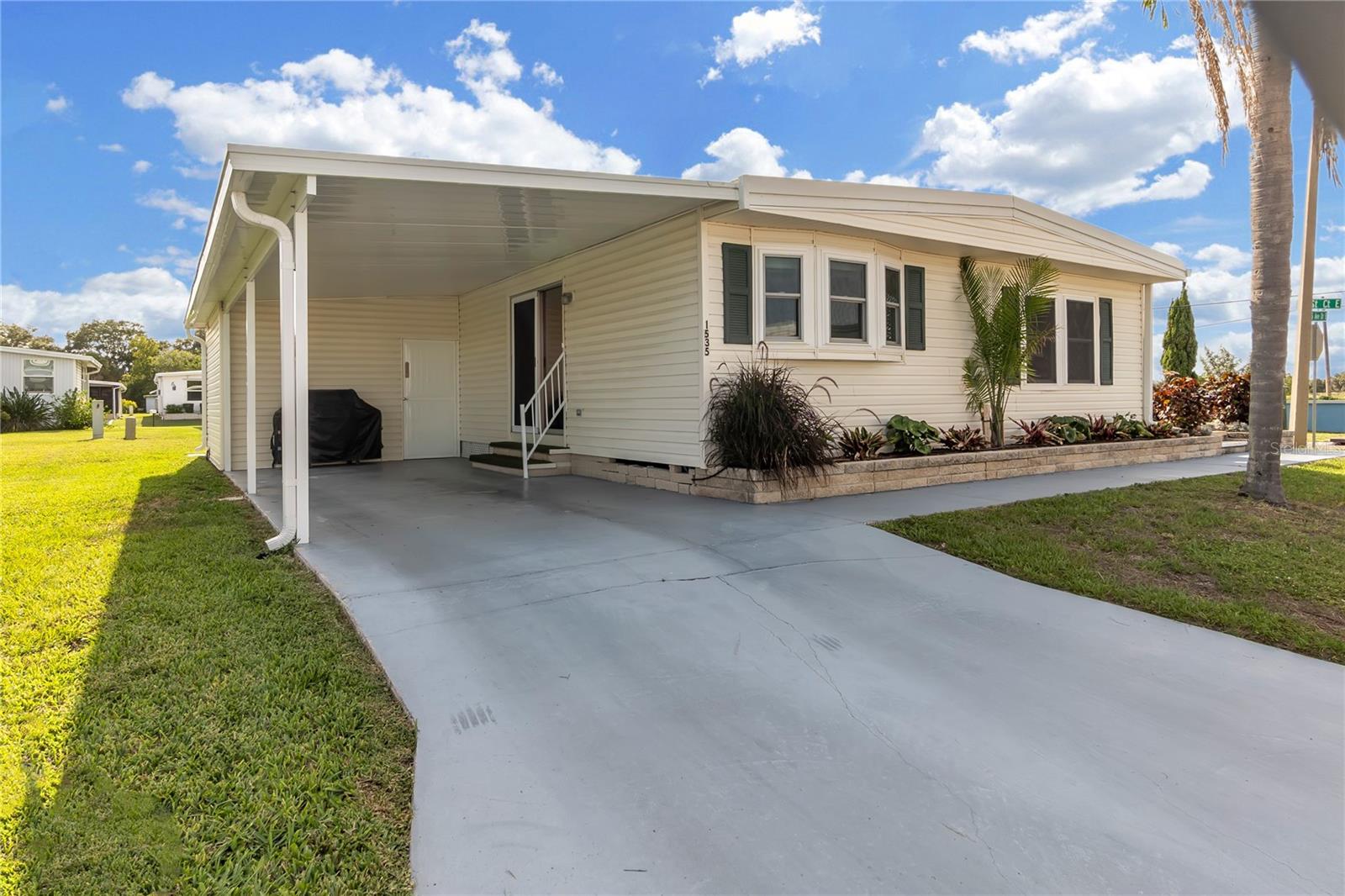 1535 45th Avenue Dr E photo 1