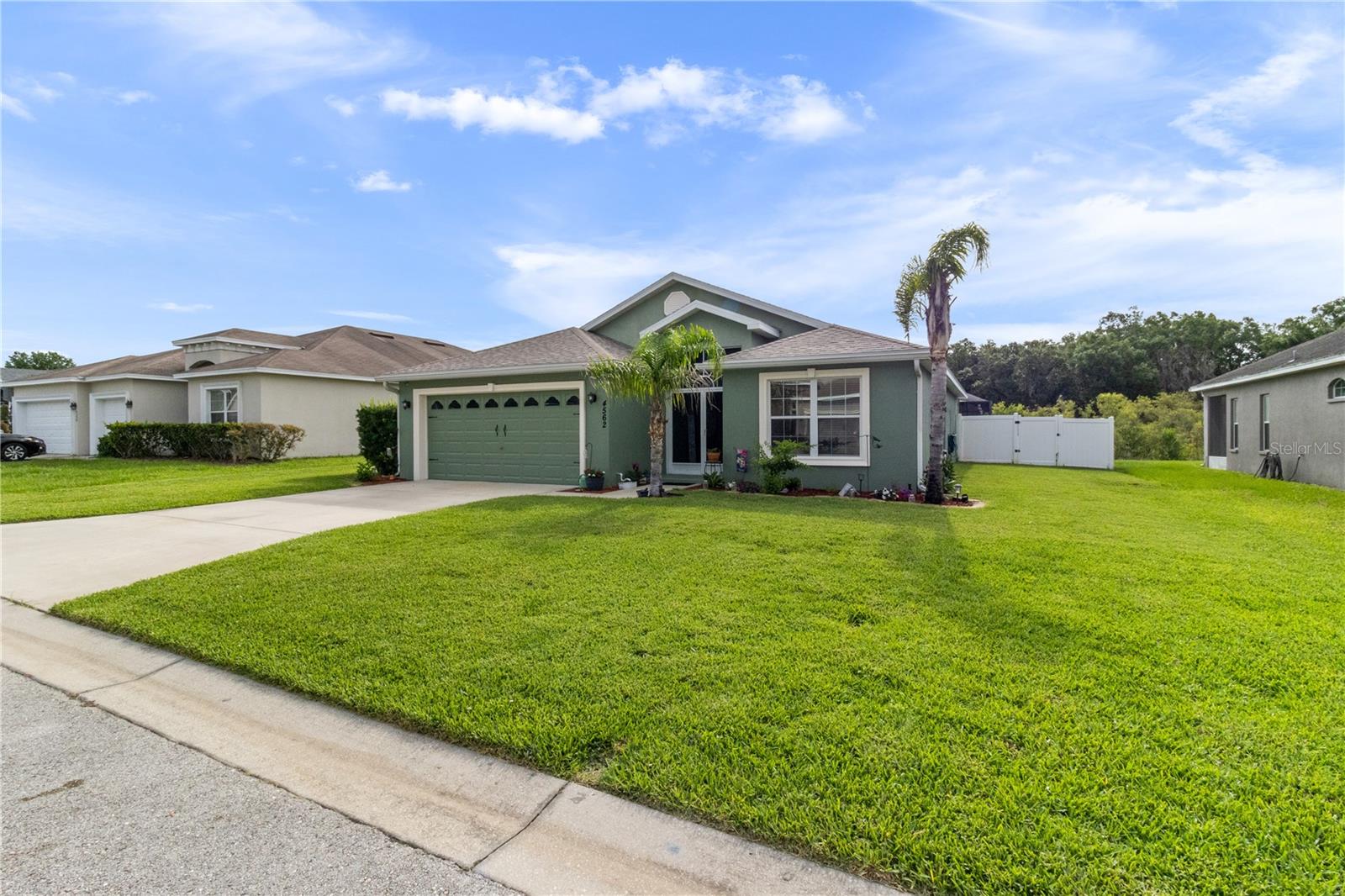 4562 Fairway Oaks Dr photo 1
