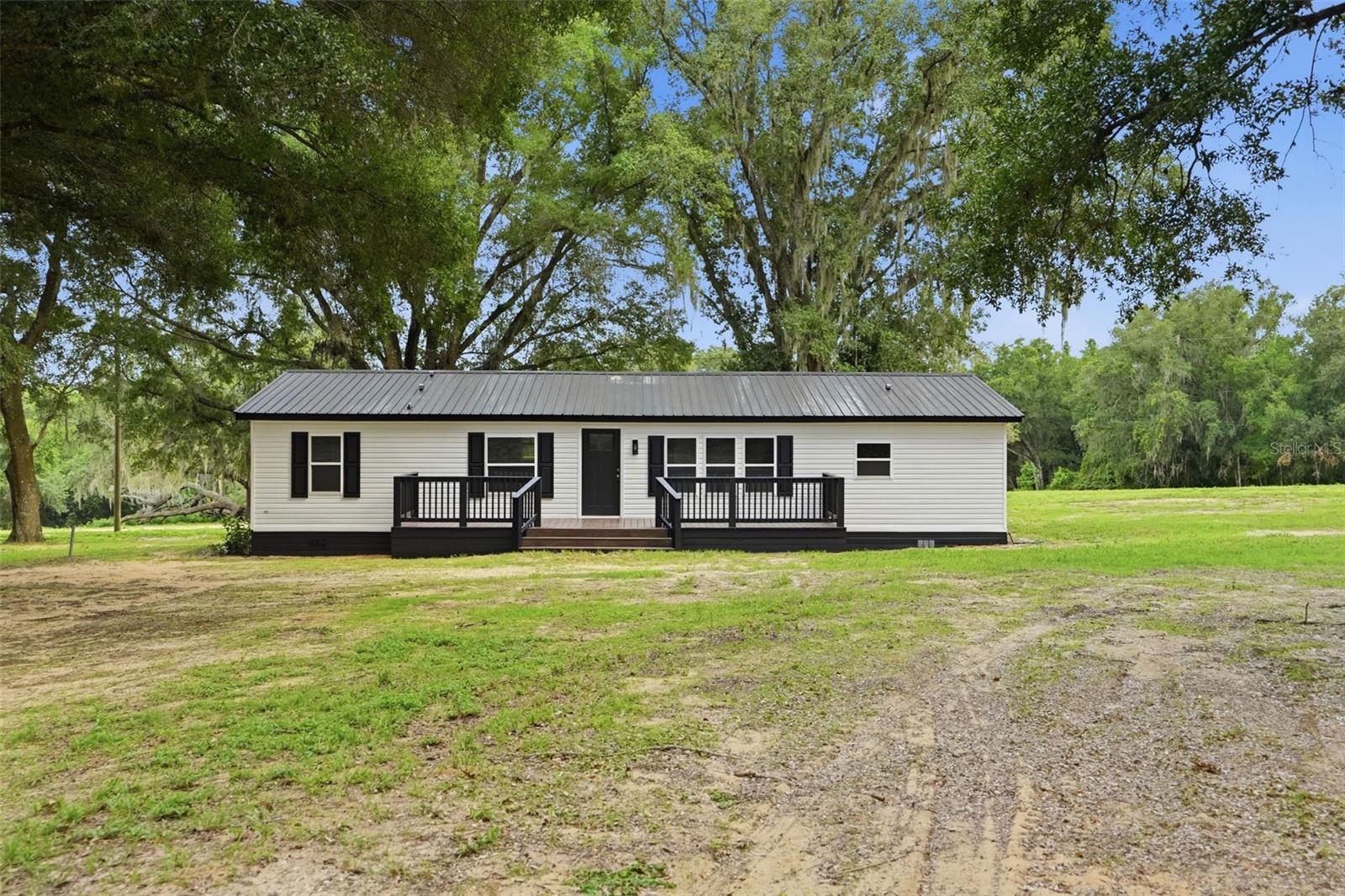 28470 Soaring Hawk Ln photo 1