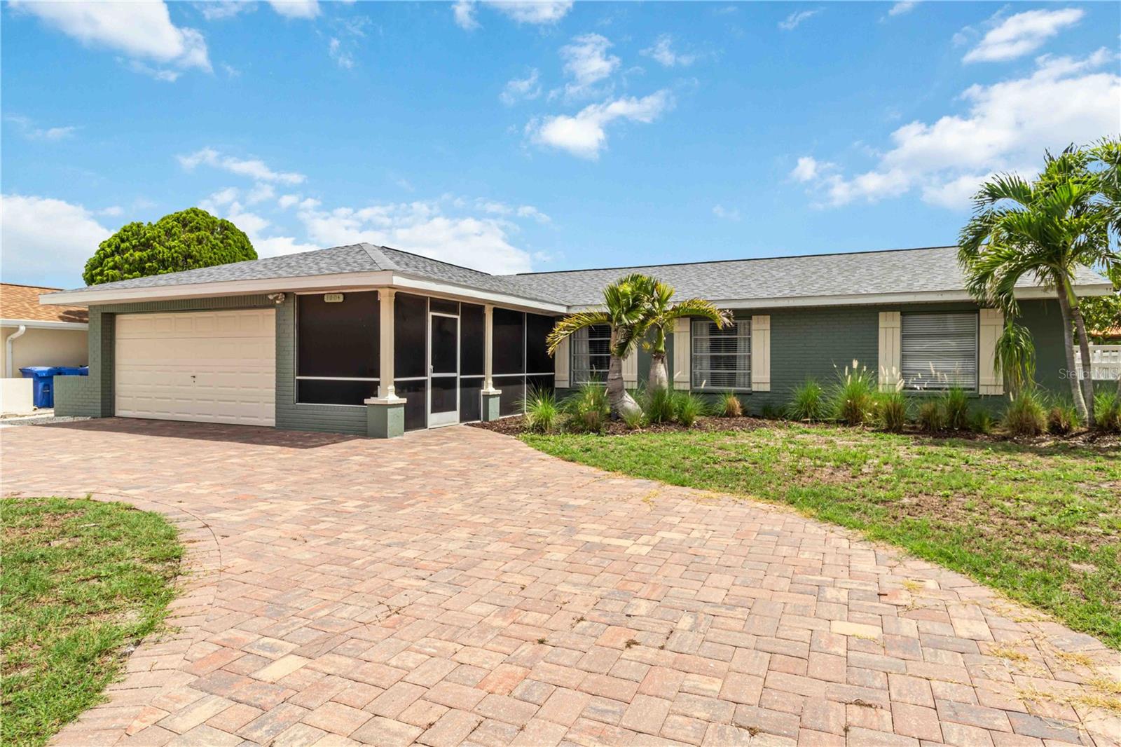 1004 Spindle Palm Way photo 1