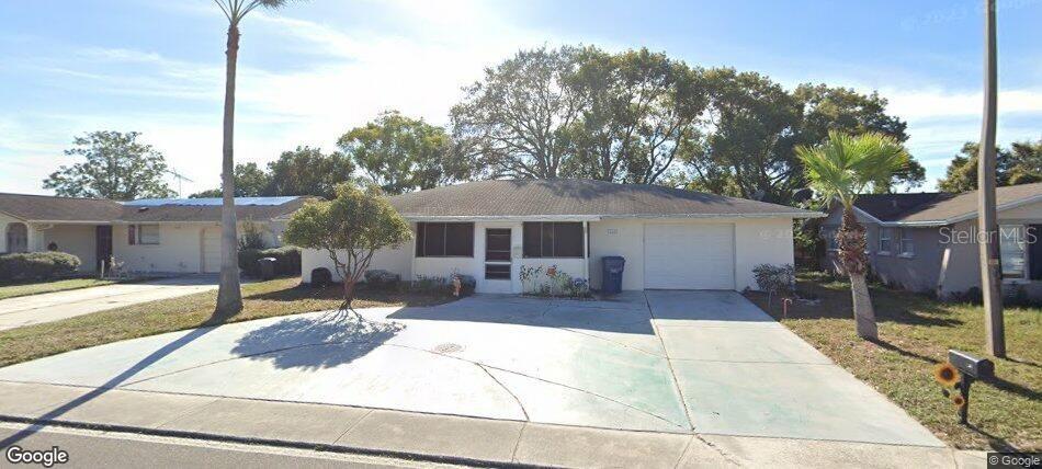 8220 Fox Hollow Dr photo 1