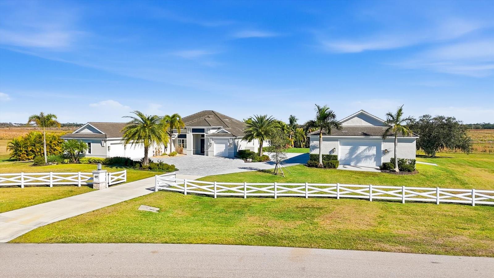 3467 Compound CT photo 1