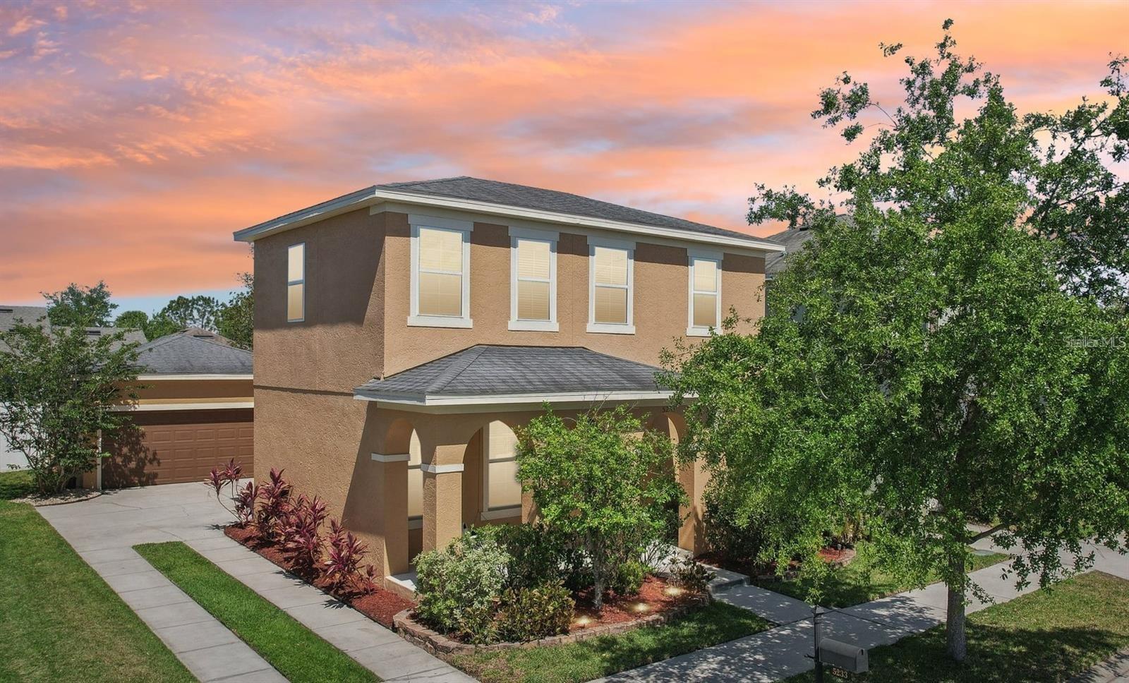 5233 Suncatcher Dr photo 1