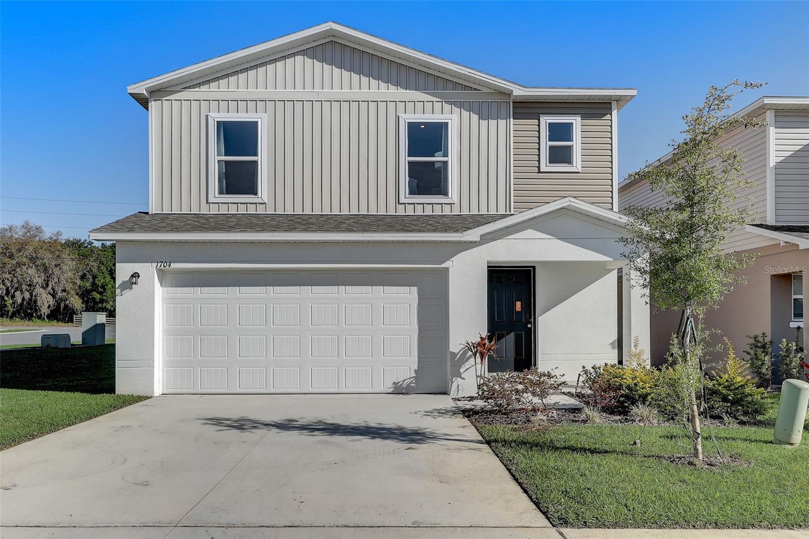 2076 Golden Beak Dr
