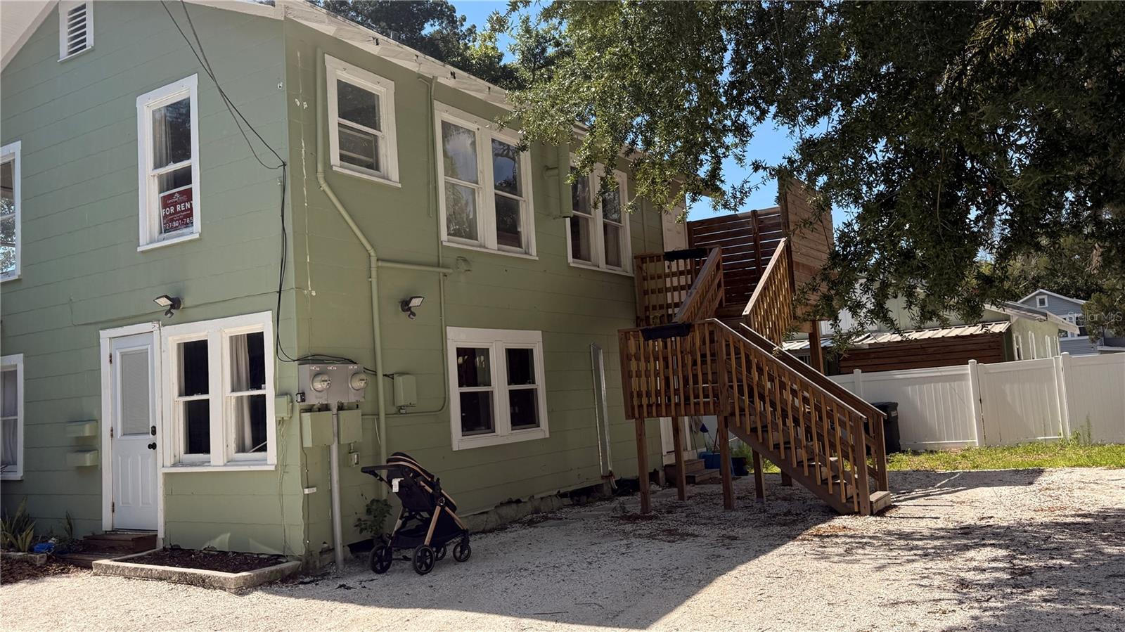 905 Jones St photo 1