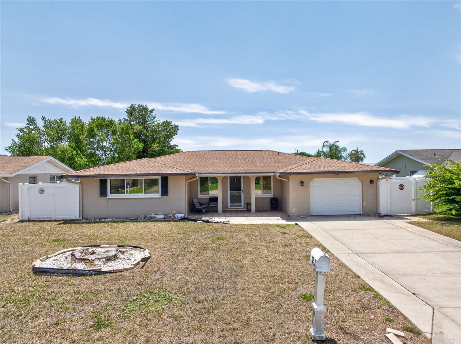 10237 Oak Hill Dr photo 1