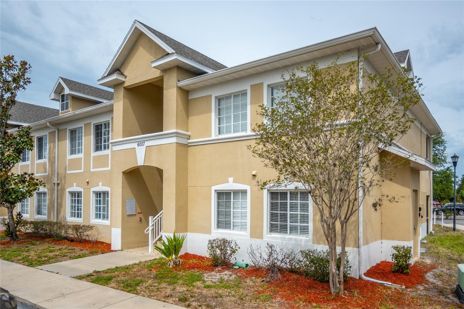 6007 Skydale Way #201 photo 1